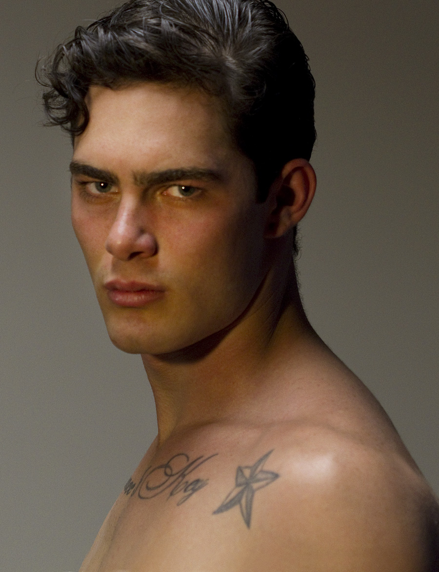 Maximillian Silberman em vídeo de Bell Soto FRRRKguys